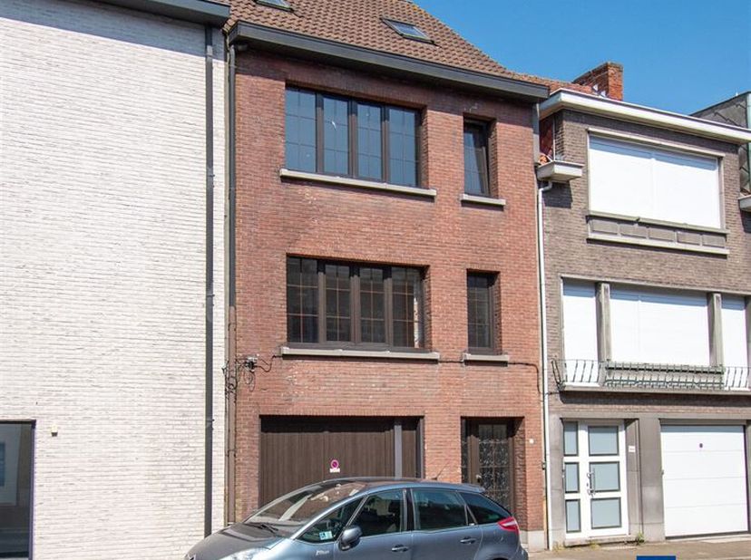 2900 SCHOTEN | RUIME WONING MET VIER TOT ZES SLAAPKAMERS EN MOOIE TUIN | EPC D |&lt;br /&gt;
Indeling als volgt: gelijkvloers: garage met berging - inkomhal