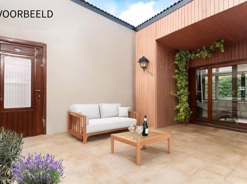 Charmante maison à rénover sur 500 m² Vous êtes à la recherche d&#039;une maison indépendante et calme à rénover entièrement à votre goût ? Cette propriété
