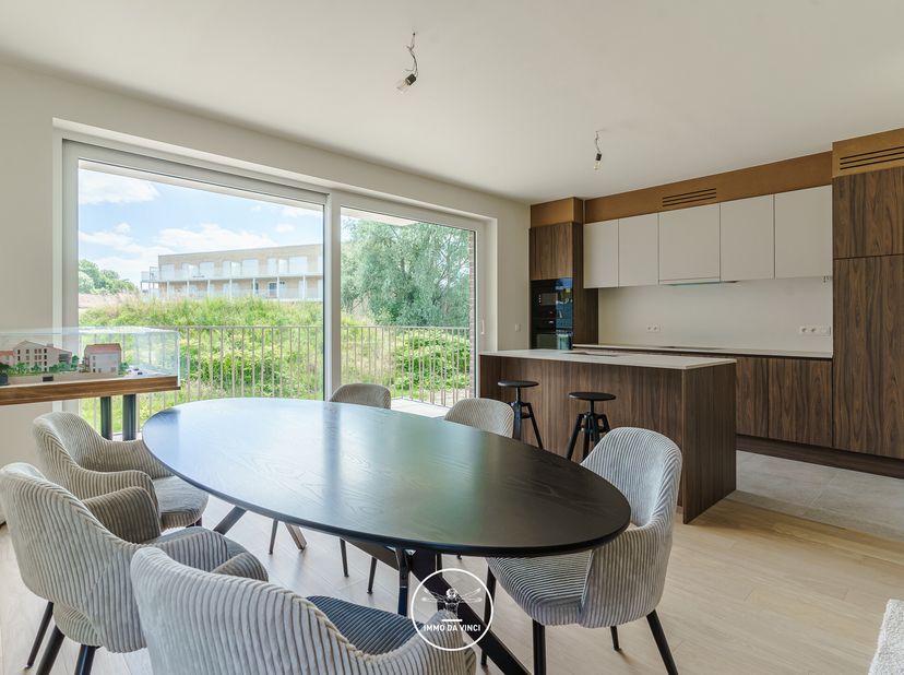 GENIET NU VAN HET VOORDELIGE 6% BTW TARIEF *VERLENGD TOT EIND JUNI 2025&lt;br /&gt;
BINNENKORT OPLEVERING&lt;br /&gt;
Ligging en omgeving:&lt;br /&gt;
In hartje Gavere