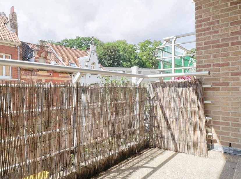 L&#039;appartement ne sera disponible qu&#039;en septembre 2025 !&lt;br /&gt;
Superbe appartement meublé de +- 55m² , il se compose de:&lt;br /&gt;
- 1 chambre de +- 14m²&lt;b