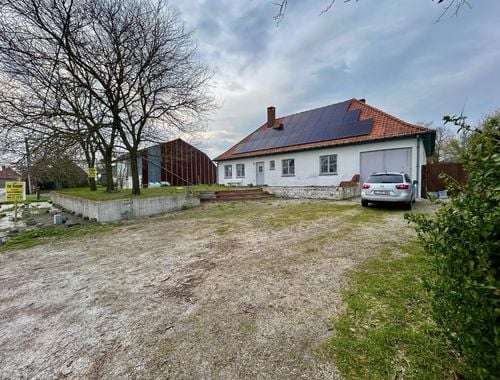                                         Villa te koop in Ruddervoorde, € 450.000
