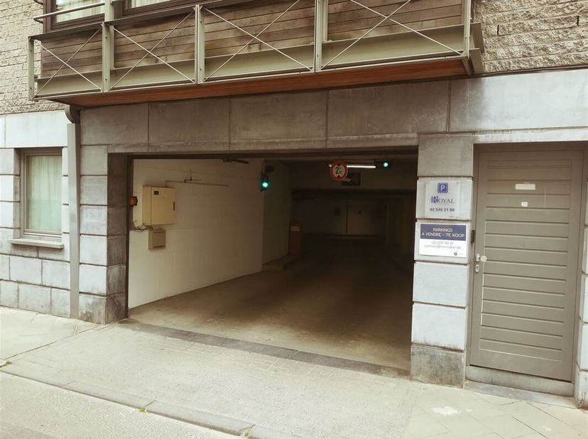 Visite ou info : SMS/WhatsApp = 0476.57.08.72 (Chris. Delbrouck  IMMO 2A)   -   RUE KEYENVELD 69 / IXELLES (prox. place Stéphanie, avenue Louise, quar