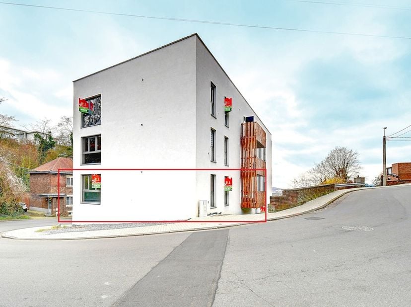 VISITE VIRTUELLE : https://my.matterport.com/show/?m=5mw5amTfTZa - L&#039;agence immobilière Sciara a le plaisir de vous présenter ce très bel appartement