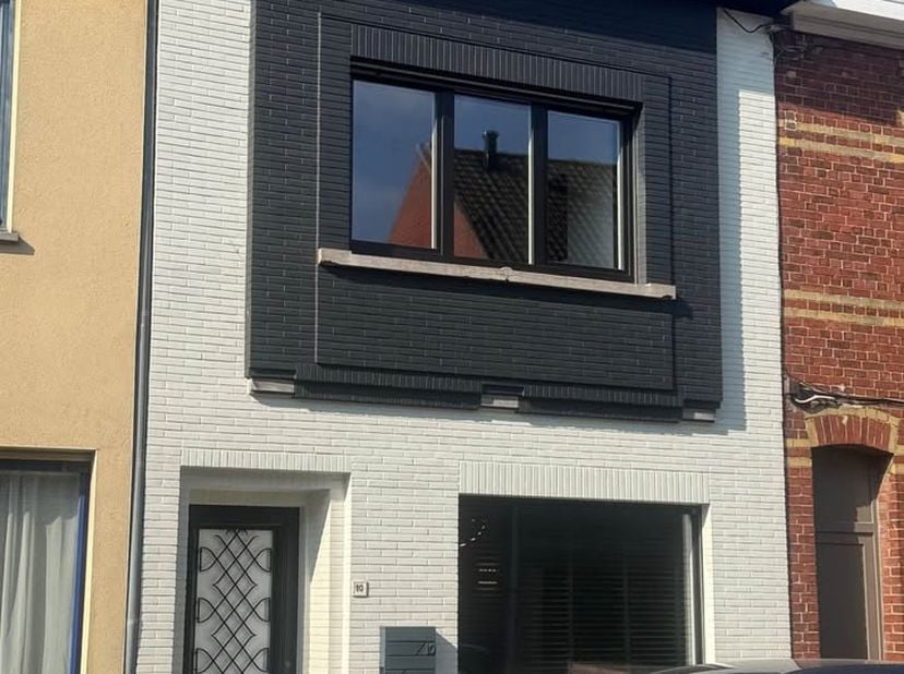 !! Enkel beschikbaar voor serieuze kandidaten na invulling infofiche !!&lt;br /&gt;
&lt;br /&gt;
Direct vrij.&lt;br /&gt;
&lt;br /&gt;
Aan kerk Rollegem (centrum) nabij vele
