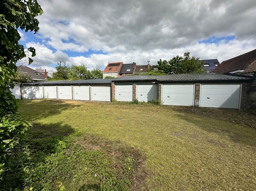 Garage à vendre
                    à 9040 Sint-Amandsberg