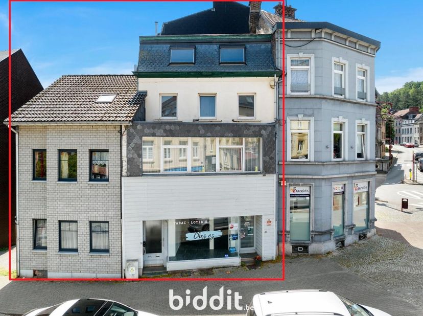 Un ensemble immobilier composé de plusieurs logements situé au cœur de Dison, proche de toutes commodités.&lt;br /&gt;
L&#039;immeuble est composé comme suit : a