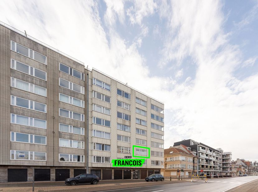 Situé dans un quartier calme, ce charmant studio de 46 mètres carrés offre un espace de vie confortable avec des équipements modernes. Grâce à son age