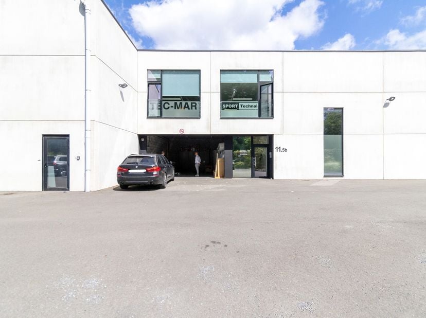 SUPER OPPORTUNITÉ à WAVRE-NORD ! A côté de VDS FOOD | Dans un magnifique bâtiment industriel récent et très bien conçu | Totalisant 150 m² :  95 m² de