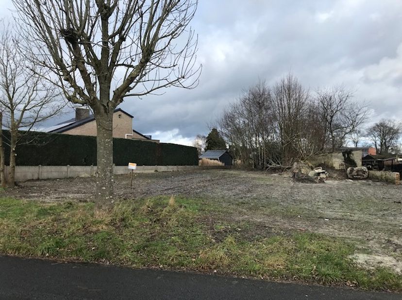 Terrain à vendre
                    à 3920 Lommel