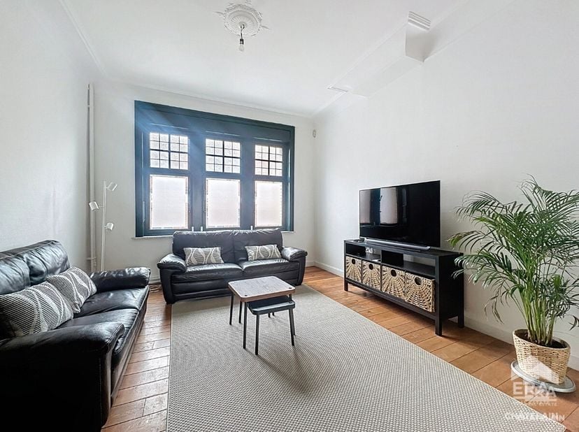 Etterbeek : Maison 5 chambres avec jardin, située dans le quartier MérodeSituée au cur du quartier prisé de Mérode à Etterbeek, cette maison de 5 cham
