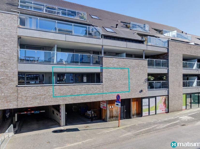 INSTAPKLAAR APPARTEMENT MET 2 SLAAPKAMERS EN AUTOSTAANPLAATS IN HET CENTRUM VAN BILZEN&lt;br /&gt;
&lt;br /&gt;
Dit gezellig, hedendaags appartement is gelegen in