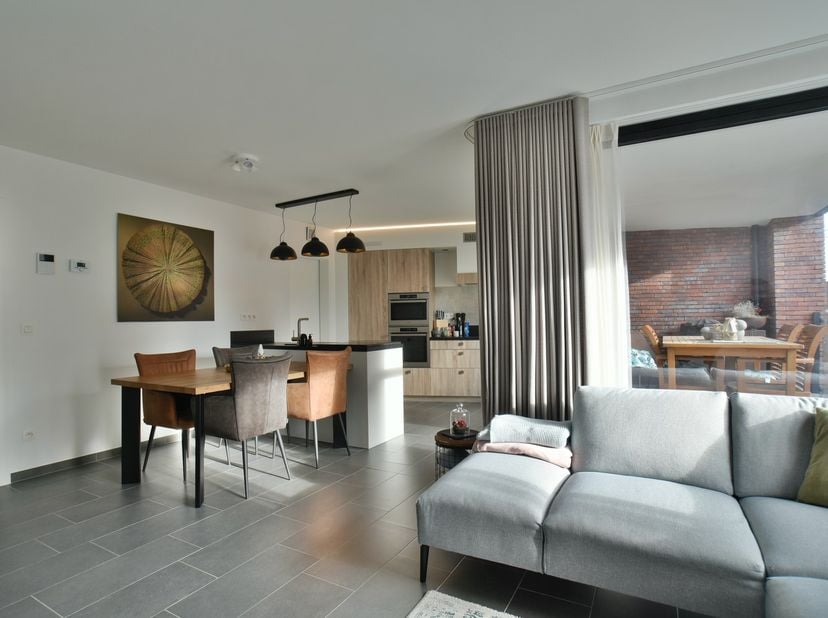 Luxe appartement gelegen op de 2de verdieping van Residentie &quot;Het Heerenhuys&quot; in het centrum van Lanaken.&lt;br /&gt;
Het appartement is instapklaar en voll