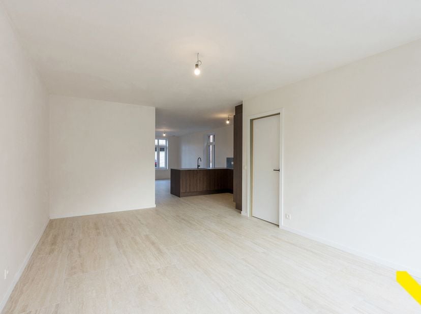 Tijdloos, stijlvol en comfortabel wonen in Herenthout.&lt;br /&gt;
Deze woning biedt een open leefruimte met zicht op de zuid-gerichte tuin met aangelegd te