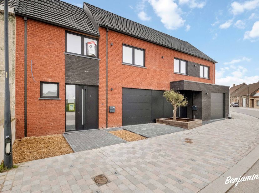 - Nouvelle construction à Slijpe (Middelkerke): Diksmuidestraat 32B&lt;br /&gt;
- Espace de vie lumineux avec espace pour une cuisine ouverte&lt;br /&gt;
- Entièr
