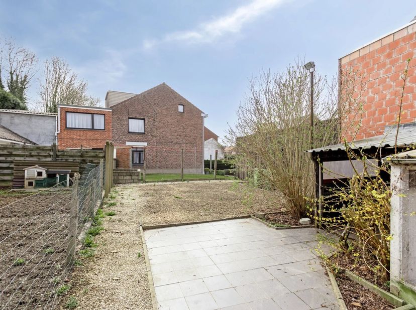 KNUSSE WONING OP ZUIDGERICHT PERCEEL IN TONGEREN (VREREN)&lt;br /&gt;
Deze woning is gelegen op de Holleweg 75 te Tongeren-Borgloon. Dak, cv-installatie en