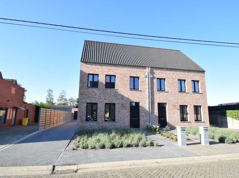 Maison à louer
                    à 2460 Tielen