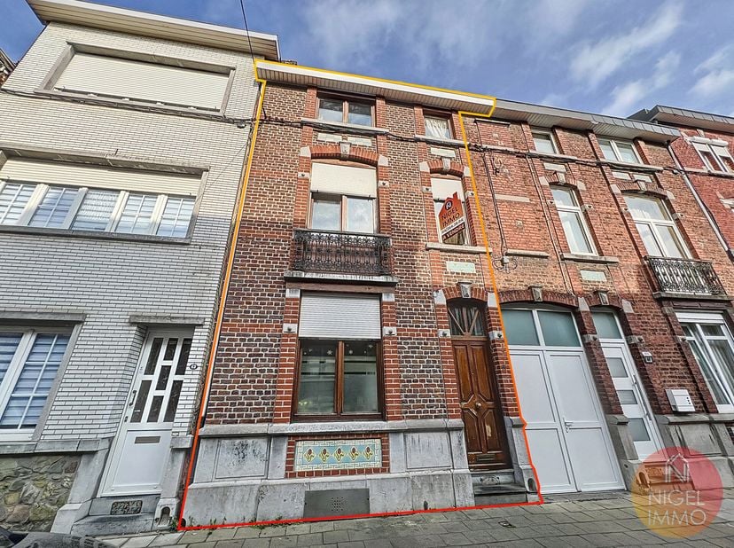 BRESSOUX  Maison mitoyenne spacieuse avec fort potentiel&lt;br /&gt;
Lagence Nigel IMMO vous invite à découvrir cette maison mitoyenne de 186 m² (selon PEB)