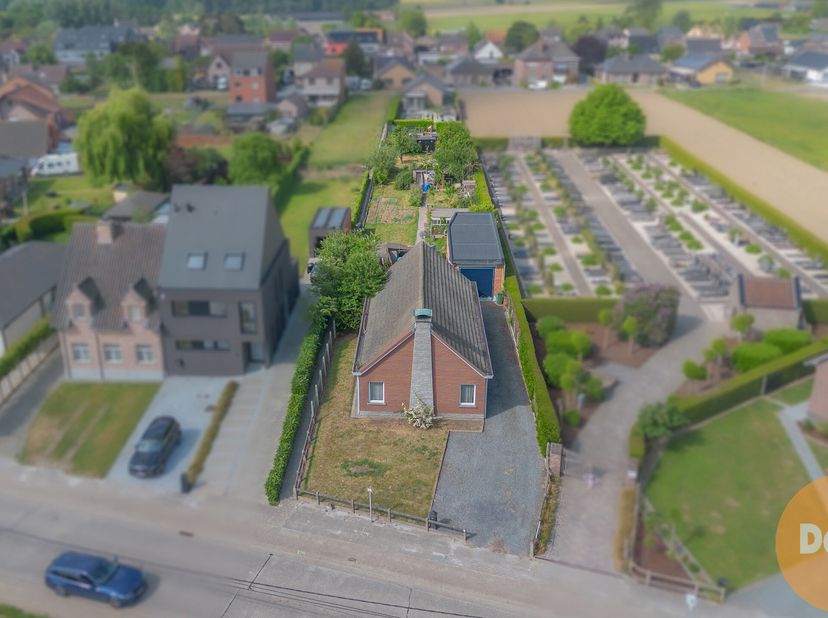 EERSTE BEZOEKDAG ZONDAG 1 JUNI VAN 10U TOT 13U (enkel op afspraak!)&lt;br /&gt;
WANZELE - Deze goed onderhouden, te renoveren open bebouwing (bungalow met z