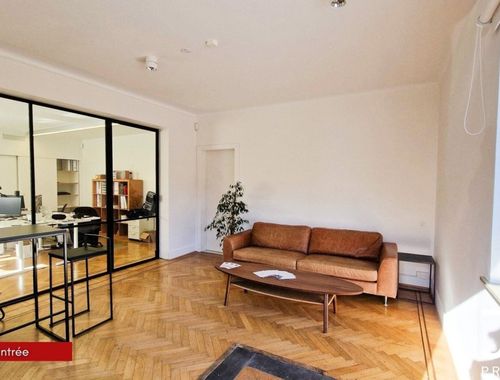                                         Kantoor te huur in Rixensart, € 1.800
