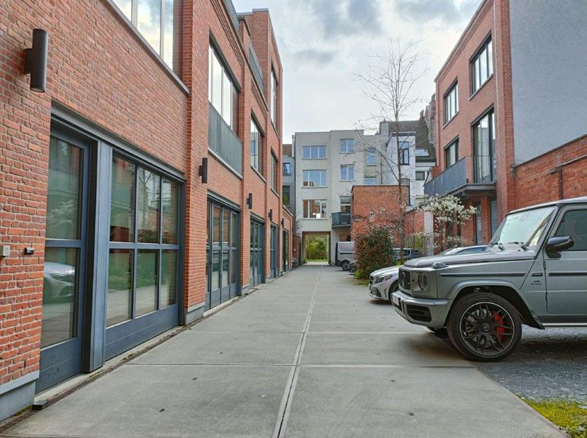 TE KOOP in GENT (9000) - VERKOOP VAN PATRIMONIUM - OVERNAME AANDELEN - SHARE DEAL&lt;br /&gt;
&lt;br /&gt;
Dit uniek project maakt deel uit van de site Embo en be