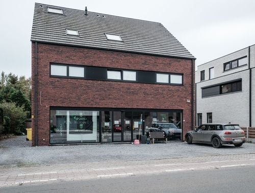                                         Bien commercial à vendre à Begijnendijk, € 398.000
