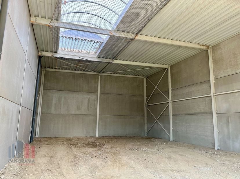 Bien professionnel à vendre
                    à 3545 Halen
