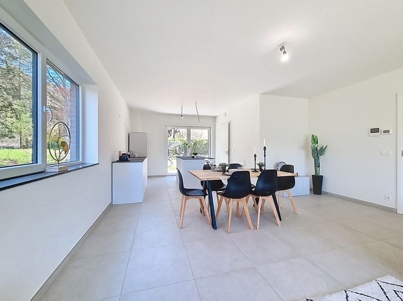 Promotion Printemps - 10.000 euro (valable jusqu&#039;au 15 juin 2025) - PROFONDEVILLE  Dans un écrin de verdure, bel appartement contemporain (1CH/1SDB) d