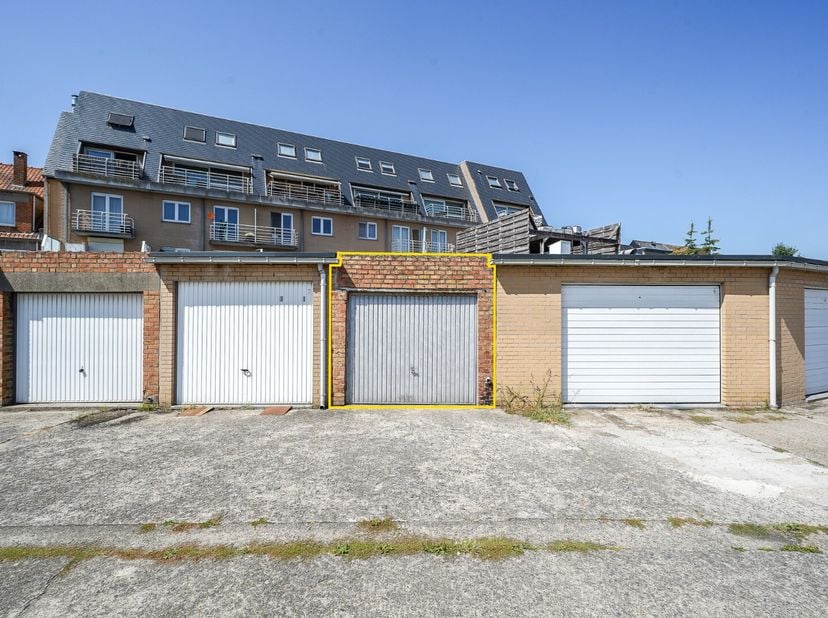 Garage à vendre
                    à 8450 Bredene