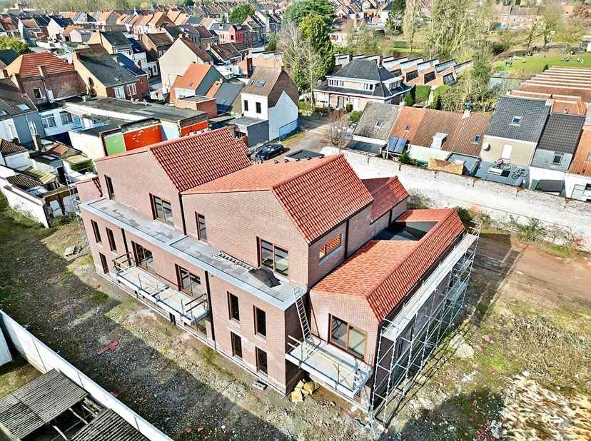 Appartement à vendre
                    à 9600 Renaix
