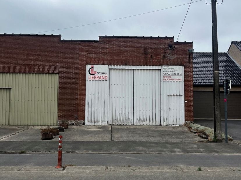 Bien professionnel à vendre
                    à 8830 Gits