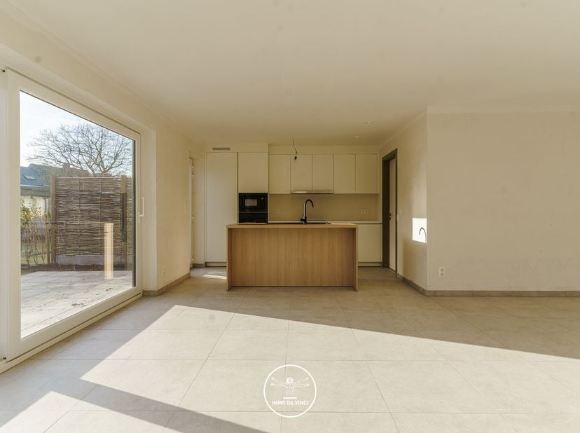 LIGGING&lt;br /&gt;
Dit nieuwbouwproject langs de Cooppallaan, vlakbij het centrum van Wetteren, biedt 9 energiezuinige woningen in een hedendaagse architec