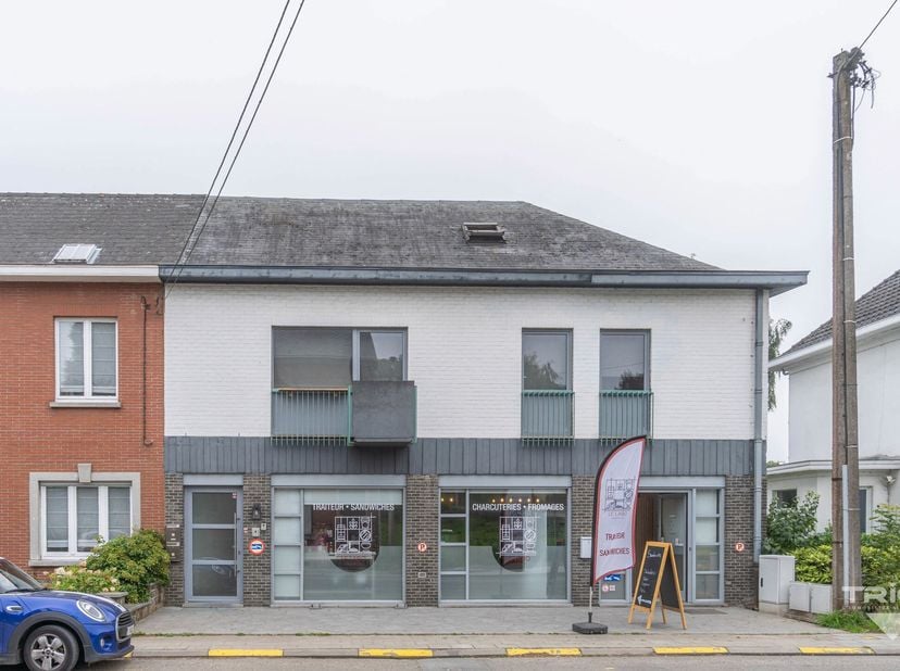 Agréable bureau de 65m² situé au cur de Bierges, entre WAVRE et LIMAL. Il se compose d&#039;une salle principale de 35m², une salle à manger/salle de réuni