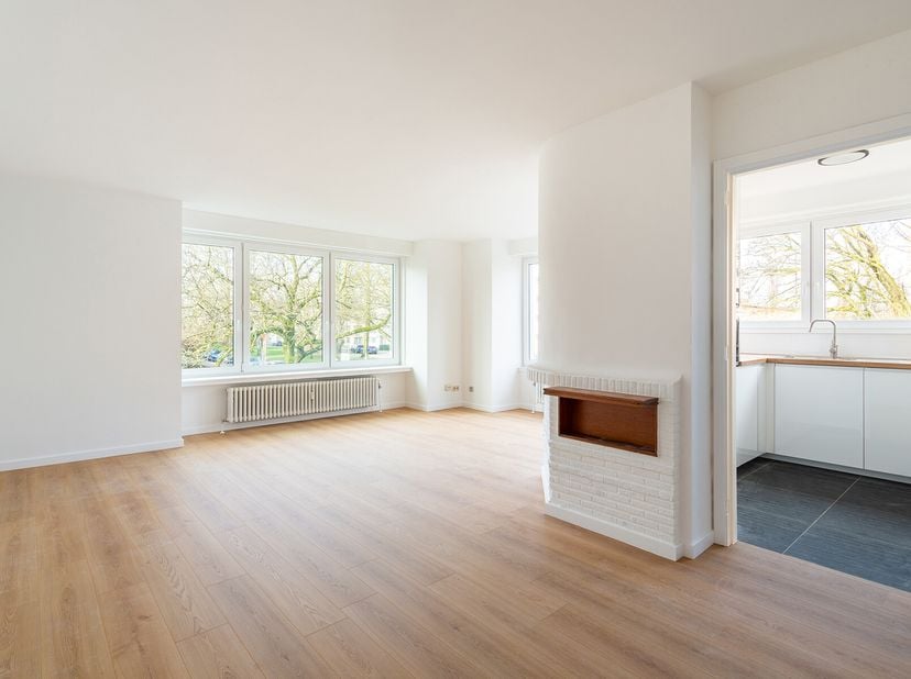Instapklaar één slaapkamer hoek-appartement met terrasje gelegen op de eerste verdieping in de begeerde Puhofwijk nabij winkels, scholen, ziekenhuizen