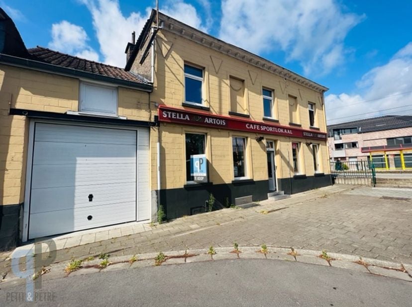 Bien professionnel à vendre
                    à 9400 Ninove