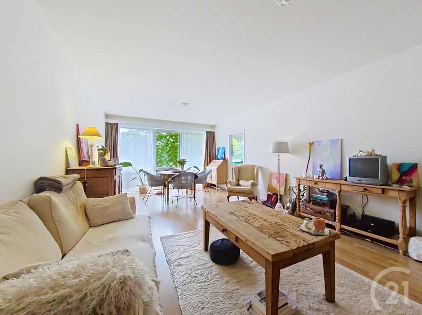 Gezellig appartement te koop op de 2de verdieping in Koningshooikt.&lt;br /&gt;
Dit ruime appartement (92 m²) bevindt zich in het centrum van Koningshooikt