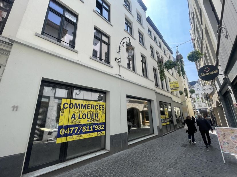 Riant Horeca pand gelegen in het oude historische centrum Van Brussel in de Korte Beenhouwersstraat. Het pand wordt afgeleverd in een casco staat en b