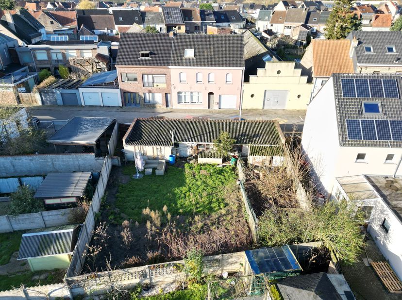 LOCATION&lt;br /&gt;
Beau terrain à bâtir pour une construction ouverte près du centre de Merelbeke.&lt;br /&gt;
Ce terrain à bâtir de 325 m² est situé dans une r
