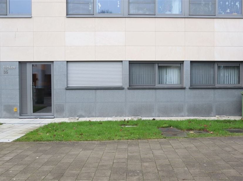 Dans un quartier résidentiel recherché, à proximité du Brilschanspark, se trouve ce spacieux appartement de plain-pied avec 3 chambres à coucher et un
