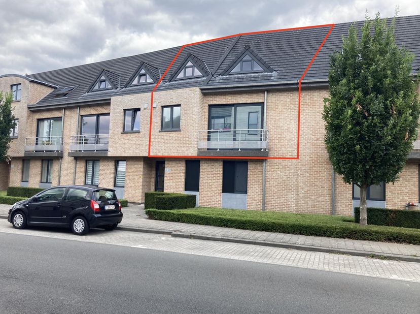 Duplexappartement met 3 slaapkamers en ruim terras!&lt;br /&gt;
&lt;br /&gt;
Op wandel- en fietsafstand van het centrum van Geel en vlot bereikbaar via enkele bel