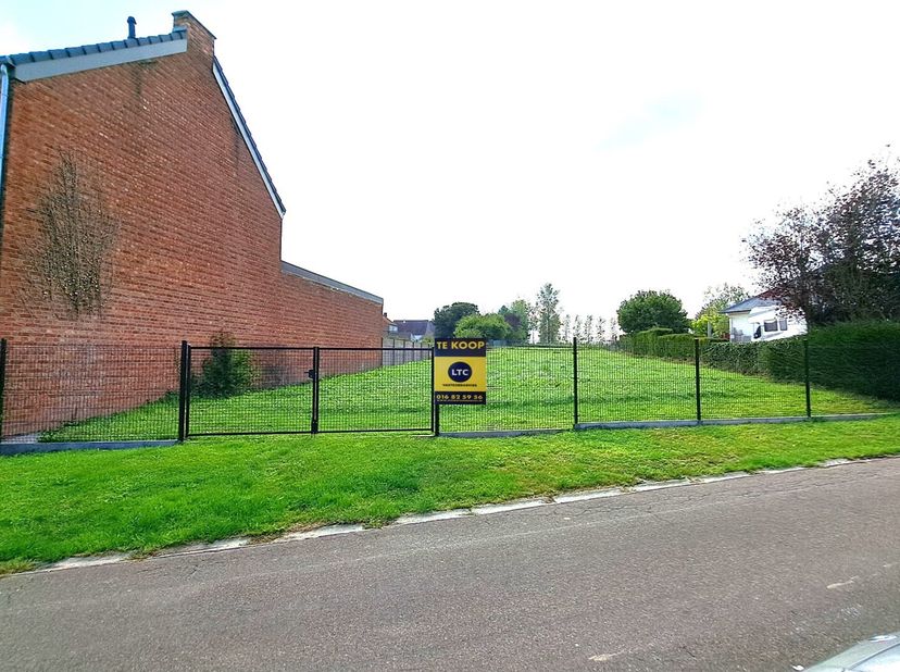 Terrain à vendre
                    à 3350 Wommersom