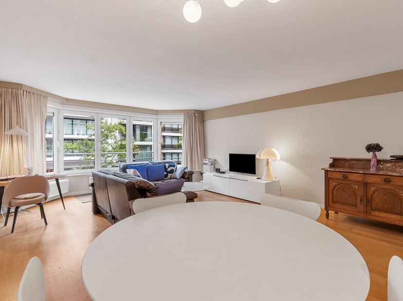 Res. Borana&lt;br /&gt;
Appartement prêt à l&#039;emploi avec 2 chambres à coucher situé dans le centre de Knokke. &lt;br /&gt;
Aménagement : séjour lumineux avec parq