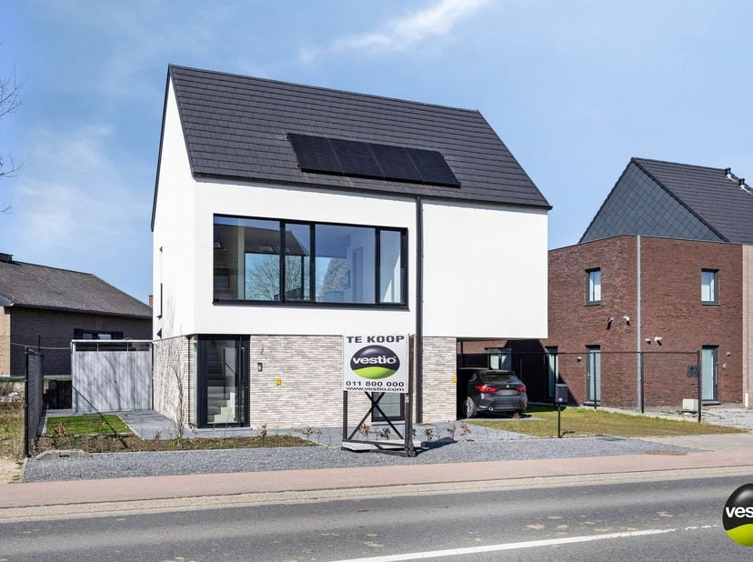 Deze prachtige nieuwbouw duplex werd gebouwd in 2024 en is erg centraal gelegen, waardoor zowel het centrum van Bilzen als Munsterbilzen op slechts 5