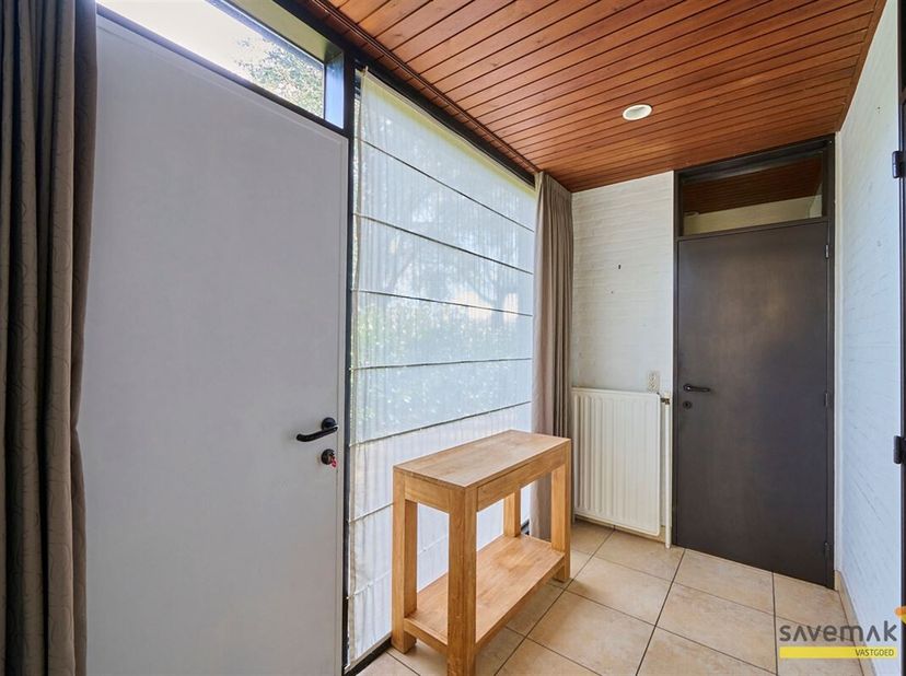 et confortable maison de plain-pied avec vue sur les prairies (13 ares).&lt;br /&gt;
La cuisine et la salle de bains ont déjà été entièrement rénovées. Le s