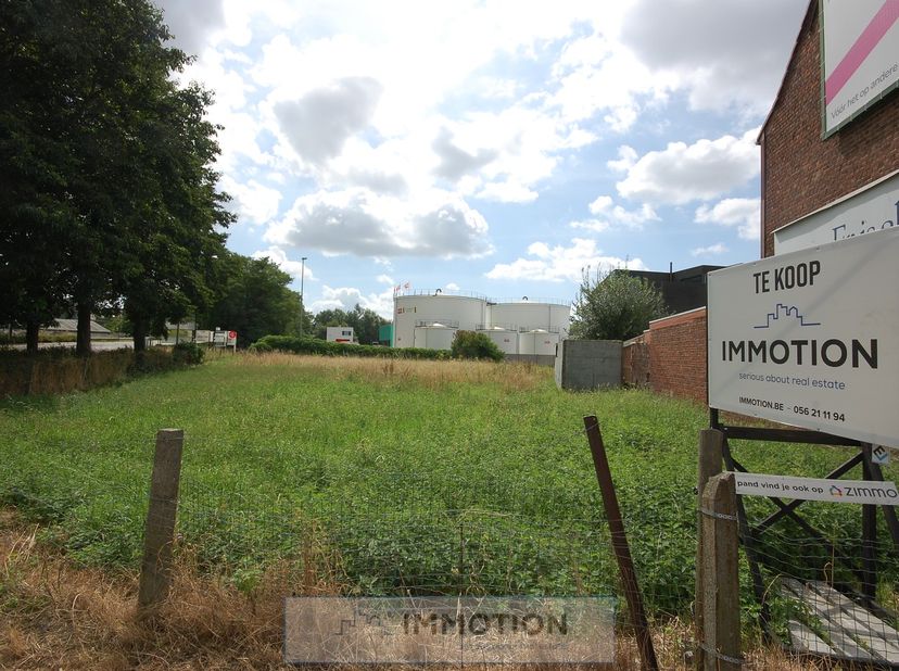 Ontdek dit goed gelegen perceel bouwgrond van 1503 m², ideaal gelegen in de Harelbeeksestraat aan het rond punt met de Vlasstraat.&lt;br /&gt;
 &lt;br /&gt;
Dit p