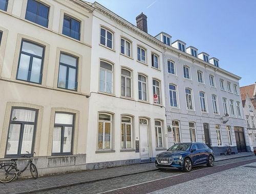                                         Commercieel Gebouw te koop in Brugge, € 749.000
