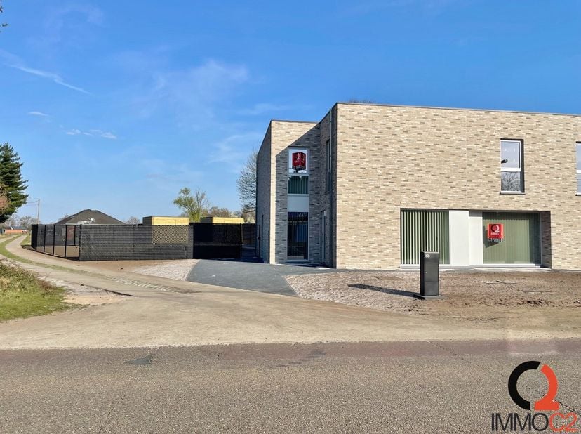 Nabij het centrum van Heppen gelegen energiezuinige nieuwbouw woning (HOB) op perceel van 4 A 56 CA&lt;br /&gt;
De woning is als volgt ingedeeld:&lt;br /&gt;
Geli