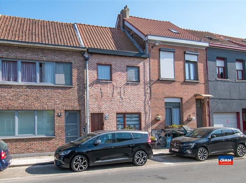 HOBOKEN | INSTAPKLARE RIJWONING MET DRIE SLAAPKAMERS EN TUIN OP EEN TOTALE GRONDOPPERVLAKTE VAN 210m² | EPC B | &lt;br /&gt;
Indeling als volgt : gelijkvloe