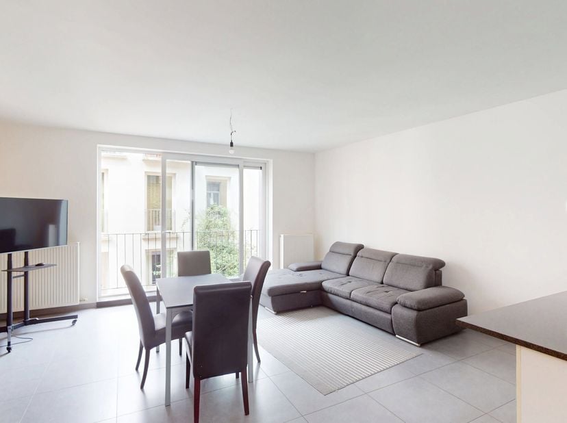 Moderne woning met 3 slaapkamers op wandelafstand van de Grote Markt en het Eilandje.&lt;br /&gt;
Het pand dateert van 2012 en is voorzien van hedendaags co