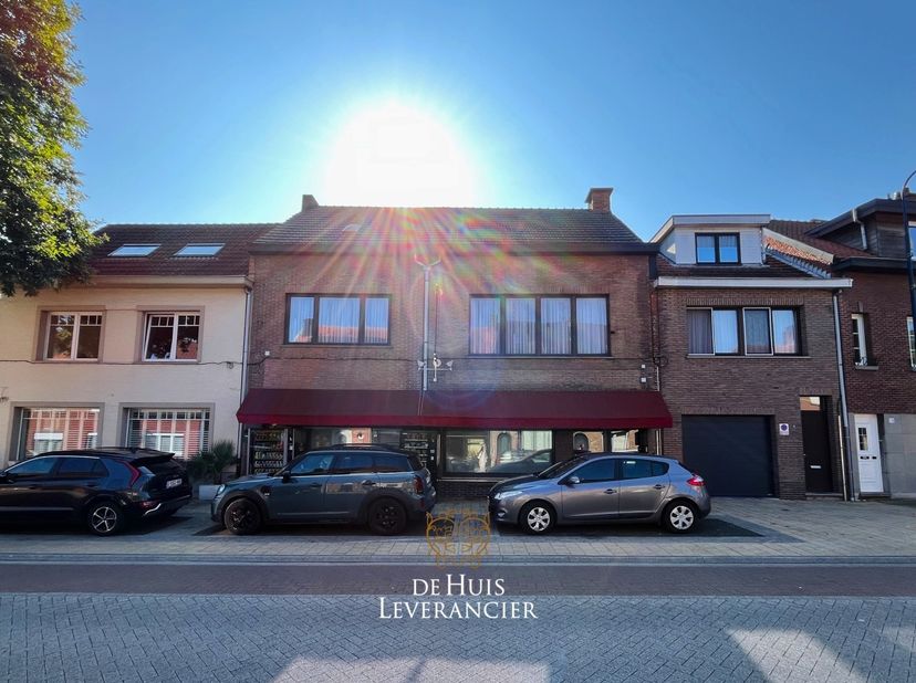 Bent u opzoek naar een ruime handelsgelijkvloers ?&lt;br /&gt;
&lt;br /&gt;
Kom snel kijken naar dit ruim pand in het centrum van Kontich Kazerne, ideaal voor all