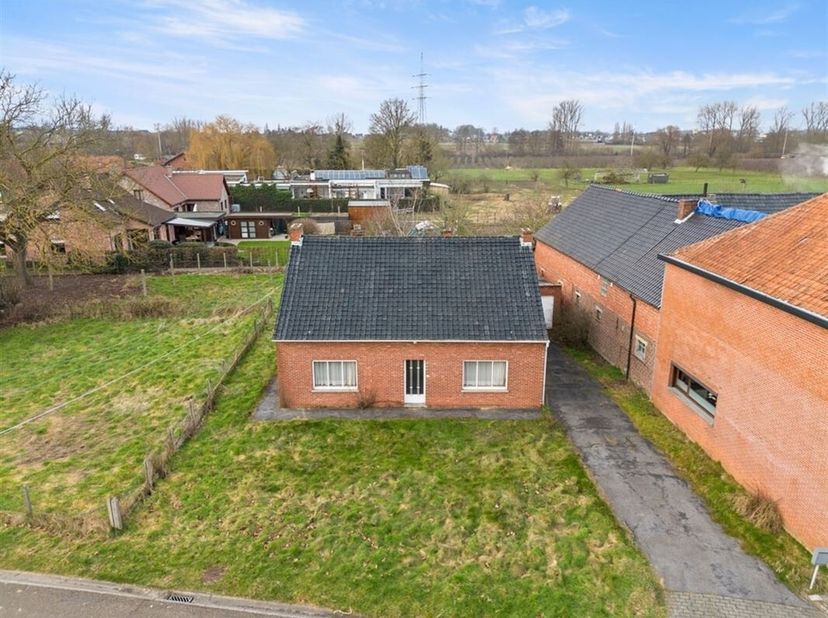 TE RENOVEREN GEZINSWONING MET MOGELIJKHEID TOT AANKOPEN VAN TWEE NAASTGELGEN BOUWGRONDEN&lt;br /&gt;
Deze open bebouwing kunnen we terugvinden in Alken. &lt;br